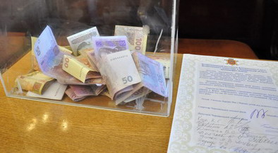 Чернівецькі депутати на сесії міськради жертвують гроші на монастир