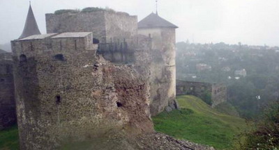 Азаров хоче відремонтувати вежу в Кам’янці-Подільському