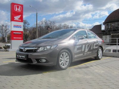 У Чернівцях презентували нову Honda Civic