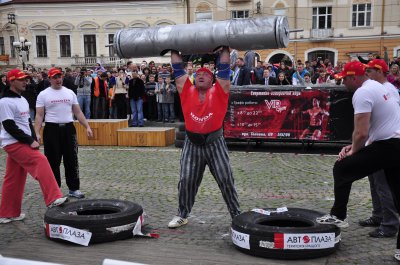 Богатир з Чернівців Костянтин Ільїн встановив світовий рекорд