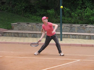 Підлітки з усієї України з’їхались до Чернівців на національні змагання з тенісу