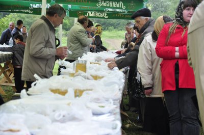 Патріарх Філарет у Чернівцях заклав капсулу для будівництва церкви