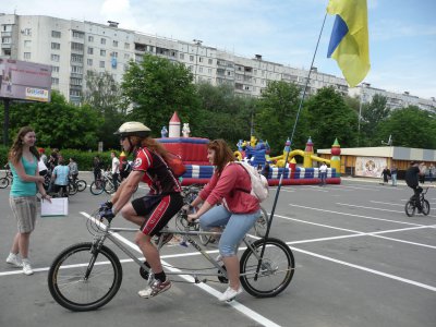 На велопарад у Чернівцях прийшли навіть 72-річні велосипедисти