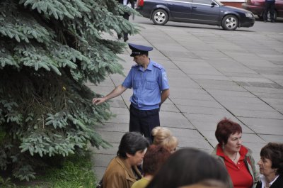 У Чернівцях під ОДА скандували: «Папієва - геть!»