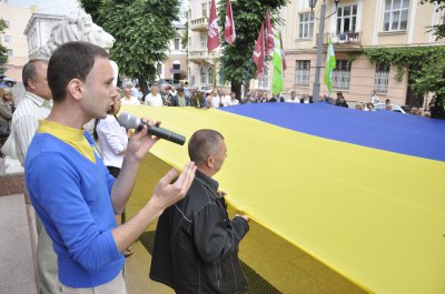 У Чернівцях під ОДА скандували: «Папієва - геть!»