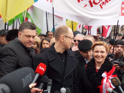 Яценюк з Тягнибоком приїхали до Чернівців на мітинг без Кличка