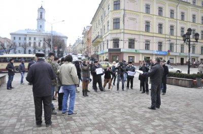 У Чернівцях протестували проти путчу у парламенті