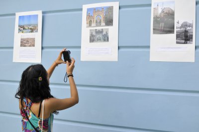 Фотовиставку іноземців, які фотографували Чернівці, відкрили в галереї Ратуші