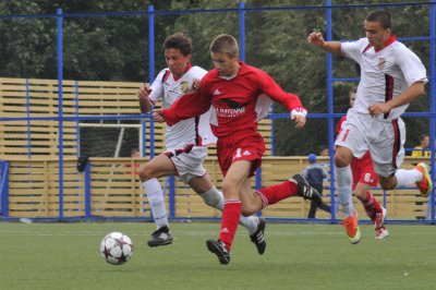 У Чернівцях чотири регіони Європи грають у футбол