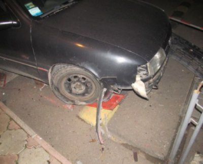 П’яний водій на авто проривався в Молдову