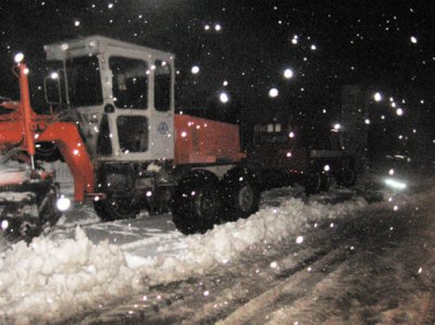 Дорогу Чернівці-Хмельницький замело снігом