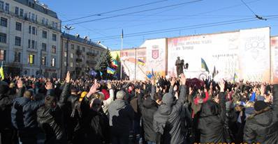 У Чернівцях вимагають зміни всієї влади — від Президента до Михайлішина