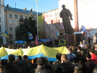 У Чернівцях вимагають зміни всієї влади — від Президента до Михайлішина