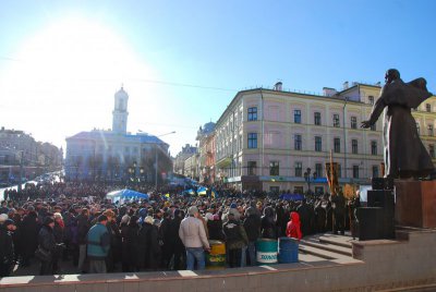 Мітинг закликав до відставки Папієва і розпуску обласної та міської рад