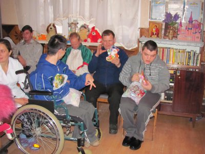 Дітям-сиротам привезли подарунки від Миколая