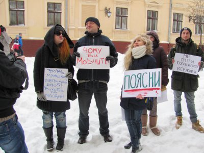 Михайлішин сказав, що підтримує Януковича, і на зустріч із митцями прийшов з тітушками