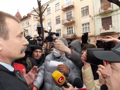 Папієв написав заяву про відставку в обмін на недопущення насильства