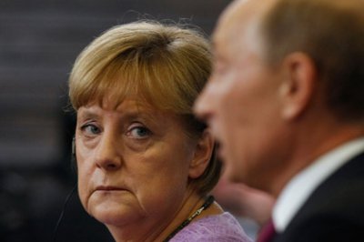 Путін погодився на пропозицію Меркель створити групу з розслідування ситуації в Криму