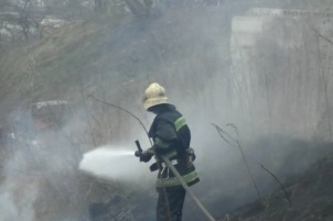 На Буковині через суху траву горіли будівлі