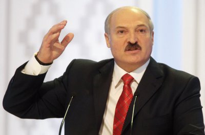 Лукашенко виступив проти федералізації України та пообіцяв приїхати на тракторі