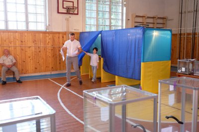 Михайлішин прийшов голосувати з дітьми