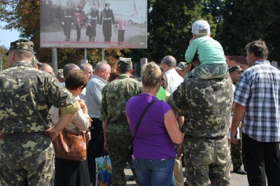 Як матері пікетували колишній 300 полк (ФОТО)