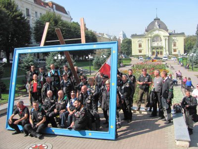 У Чернівці приїхали польські байкери вшанувати пам'ять Катинської трагедії (ФОТО)