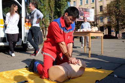 Медики в Чернівцях показали, як правильно надавати медичну допомогу (ФОТО)