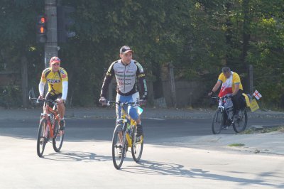 Грузинський велосипедист проїхав півтори тисячі кілометрів заради миру в Україні (ФОТО)