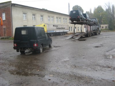 Щоб не передавати техніку в зону АТО, її перевозять в інше місто (ФОТО)