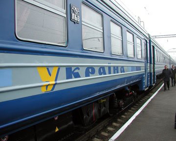«Укрзалізниця» збирається зупинити рух пасажирських потягів у зоні АТО