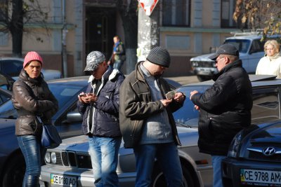 На Буковині міліція "трясе" валютників - до відділку тягнуть і тих, хто купує