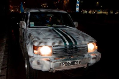 Будівельники у Чернівцях придбали джип для військових (ФОТО)