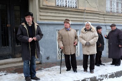 У Чернівцях відкрили меморіальну дошку журналістові Володимиру Пелеху (ФОТО)