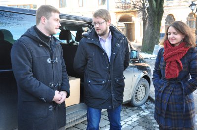 Литовські волонтери привезли до Чернівців 500 кг 
