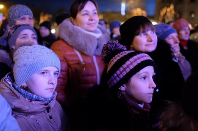 У Чернівцях відкрили новорічну ялинку (ФОТО)