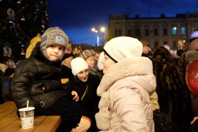 У Чернівцях відкрили новорічну ялинку (ФОТО)