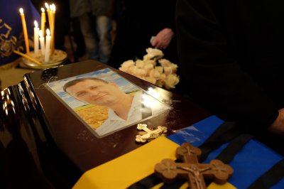 У Чернівцях поховали волонтера, який загинув на Сході (ФОТО)