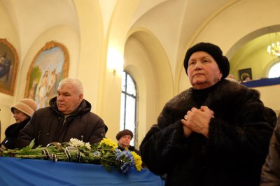 У Чернівцях поховали волонтера, який загинув на Сході (ФОТО)