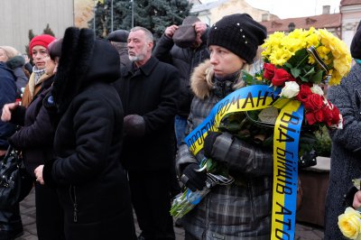 У Чернівцях поховали волонтера, який загинув на Сході (ФОТО)