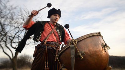 Оприлюднили фото зі зйомок кліпу "Гайдамаків" на пісню чернівчанина (ФОТО)