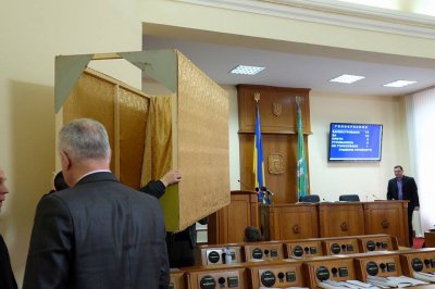 Депутати облради готуються голосувати за відставку Маніліча (ФОТО)