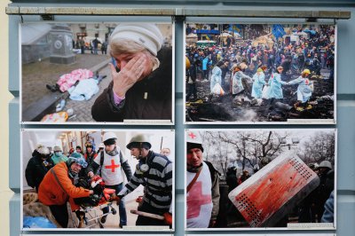 У Чернівцях відкрили фотовиставку, присвячену подіям на Майдані (ФОТО)