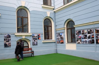 У Чернівцях відкрили фотовиставку, присвячену подіям на Майдані (ФОТО)