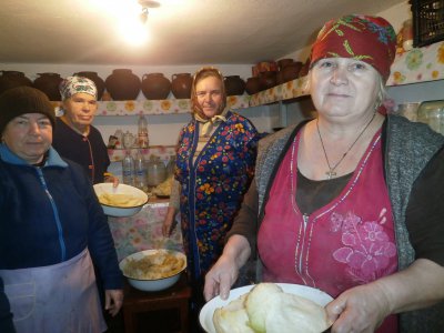 Буковинці приготували для солдатів понад сто відер домашньої їжі (ФОТО)