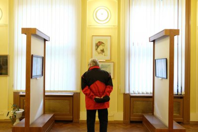 Родина Наталії Ярмольчук показала півсотні картин відомої чернівецької художниці (ФОТО)