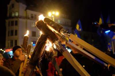 Чернівчани вшанували героїв Крут смолоскипною ходою (ФОТО)