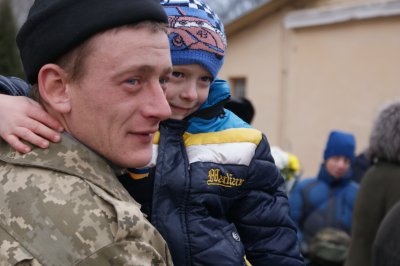 На Буковину з зони АТО повернулися 30 військовослужбовців (ФОТО)