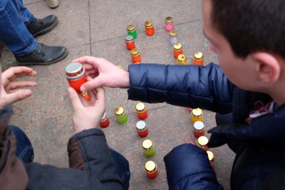 Півсотні буковинських студентів вшанували пам'ять загиблих на Майдані (ФОТО)