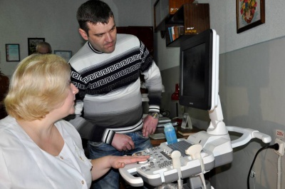 Чернівецька дитяча лікарня отримала УЗД-апарат від Samsung